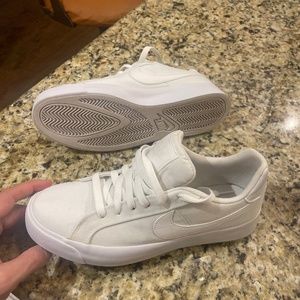 Women’s Nike shoes